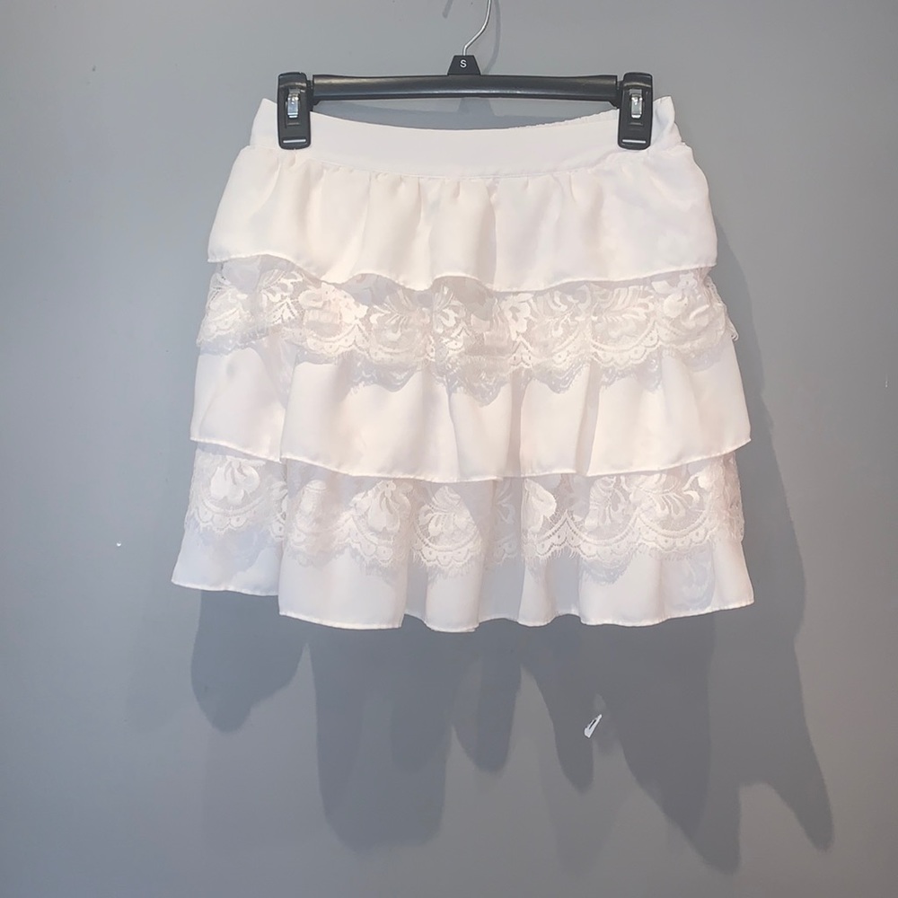 Frilly Off White Express Skirt